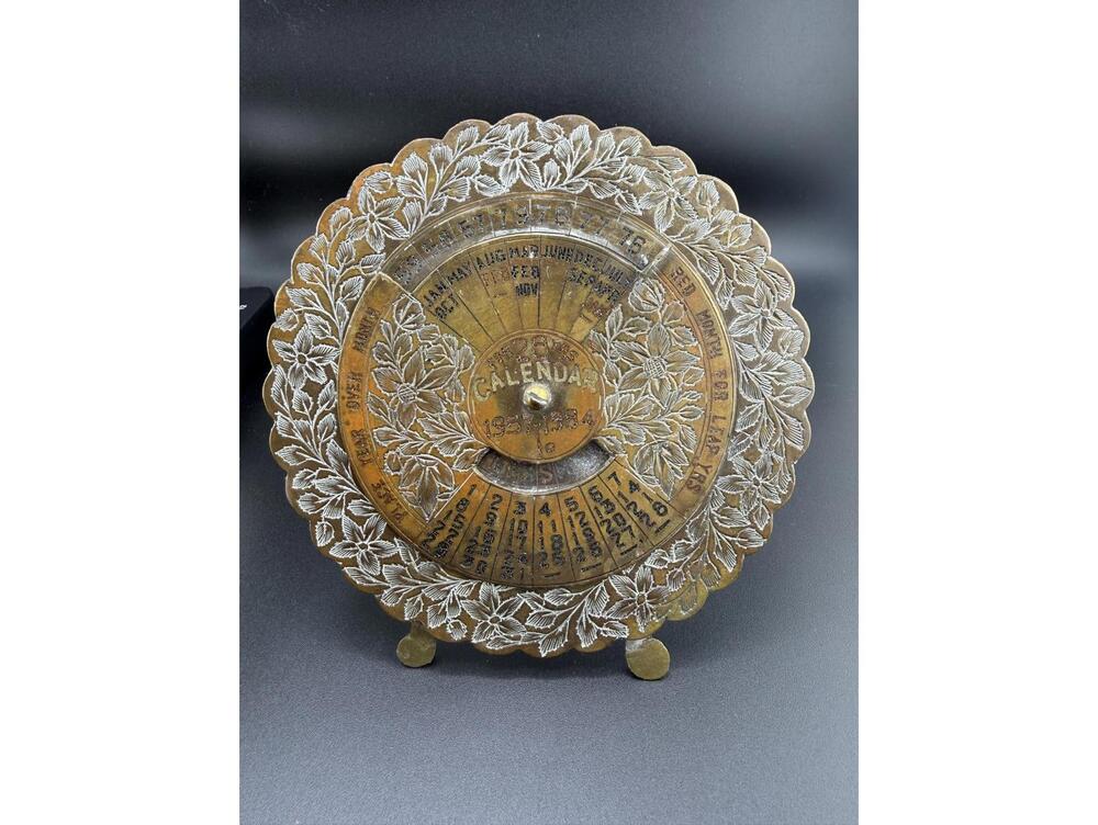Vintage Brass Perpetual Calendar‎ Decorative Stand Floral Design